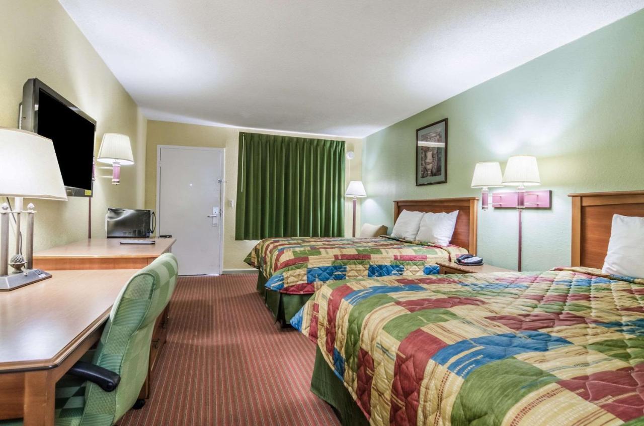 Regency Inn Concordia Bagian luar foto